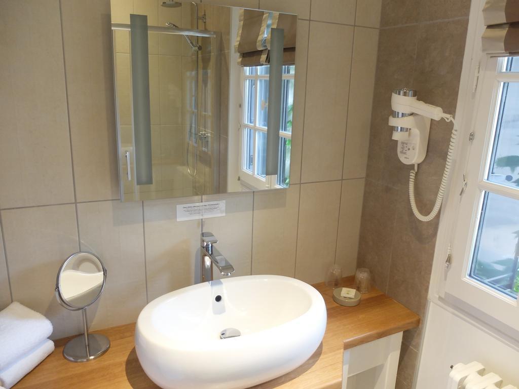 Auberge Du Grand Dauphin Dhuizon Habitación foto